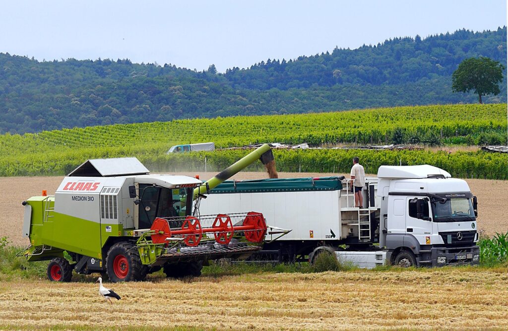 découvrez notre gamme complète de machines agricoles conçues pour améliorer l'efficacité et la productivité de votre exploitation. de la préparation du sol à la récolte, nos équipements répondent aux besoins des agriculteurs modernes.