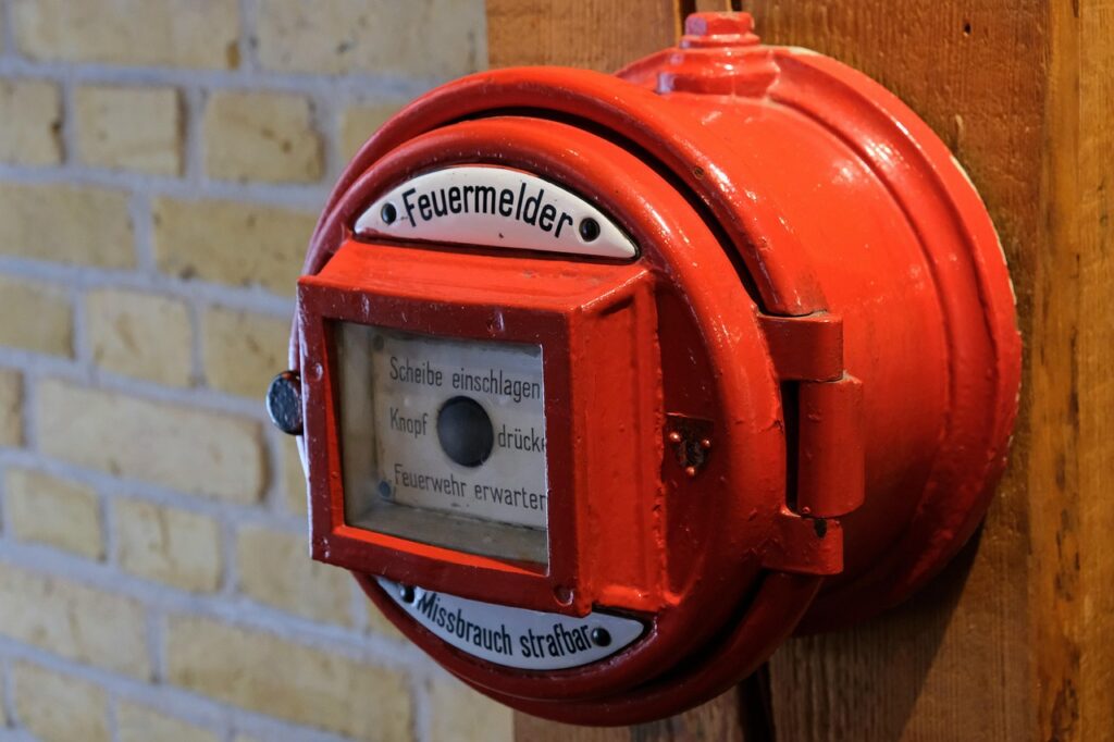découvrez les normes des systèmes d'alarme pour garantir votre sécurité. apprenez comment ces standards garantissent l'efficacité, la fiabilité et la conformité des systèmes de sécurité dans votre maison ou votre entreprise.