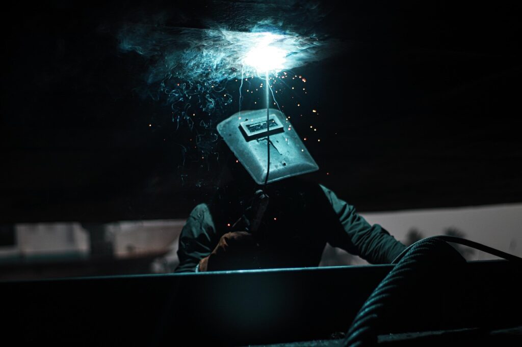 découvrez le soudage tig : une technique de soudure précise et propre, idéale pour l’assemblage de métaux avec une finition parfaite. apprenez ses avantages, son fonctionnement et nos conseils pour débuter le tig welding.